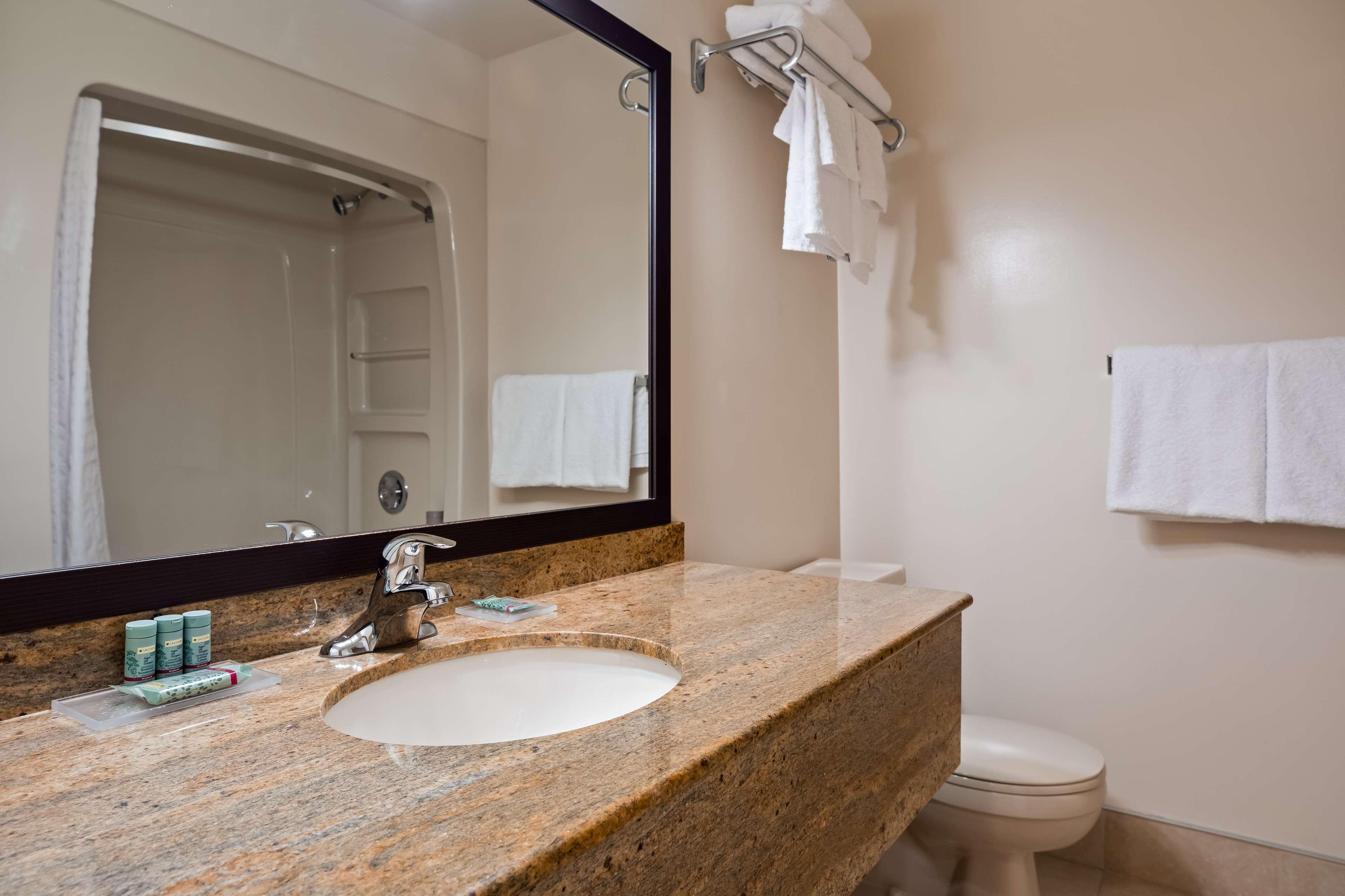 Best Western Smiths Falls Hotel Exterior foto